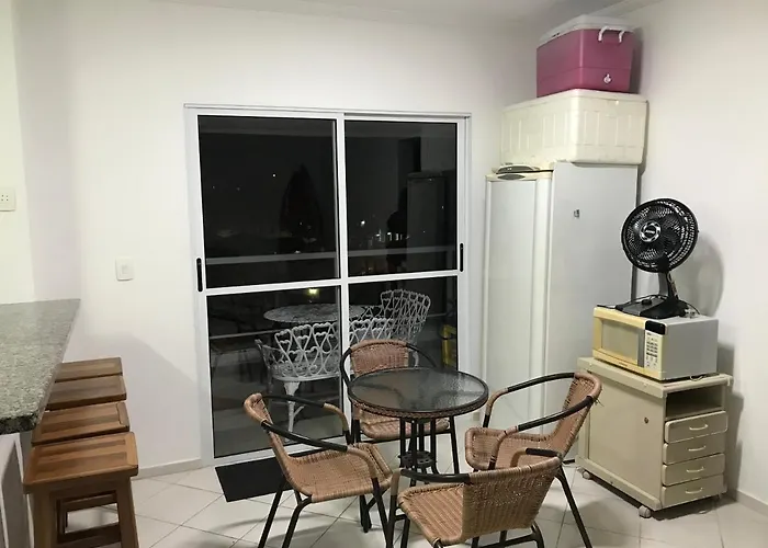 Apto com piscina